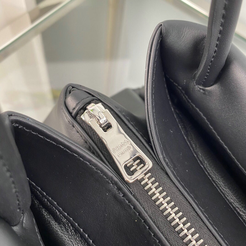 FASH Prada Bag 2209YZ0061