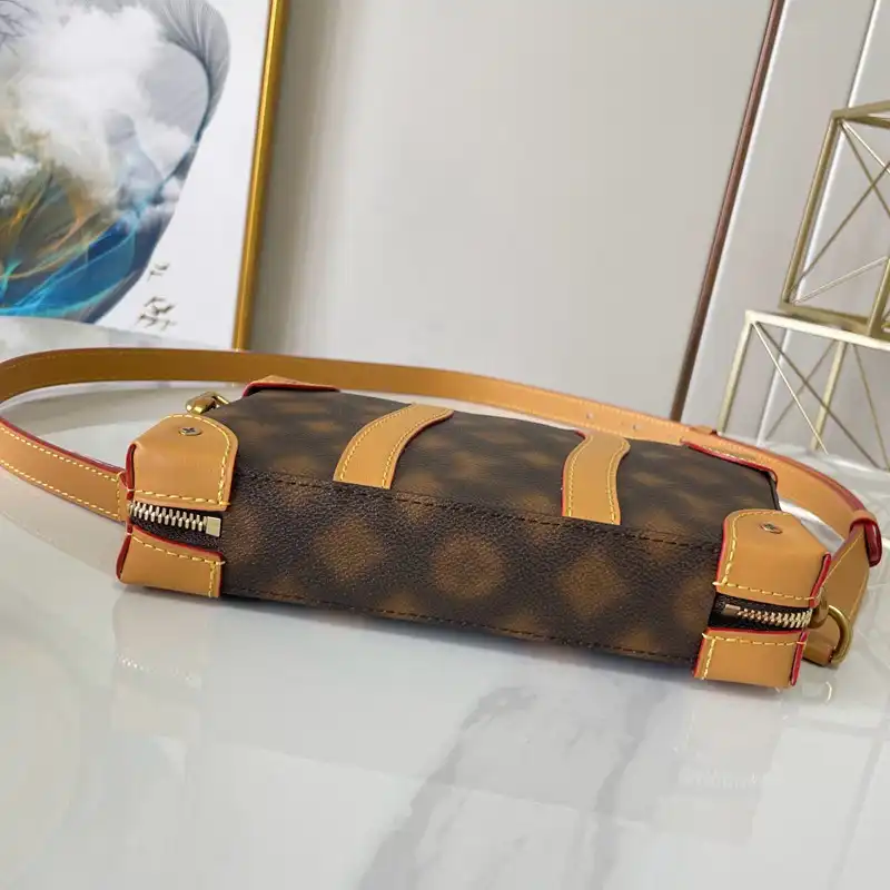 LV Bag 2210DJ0001