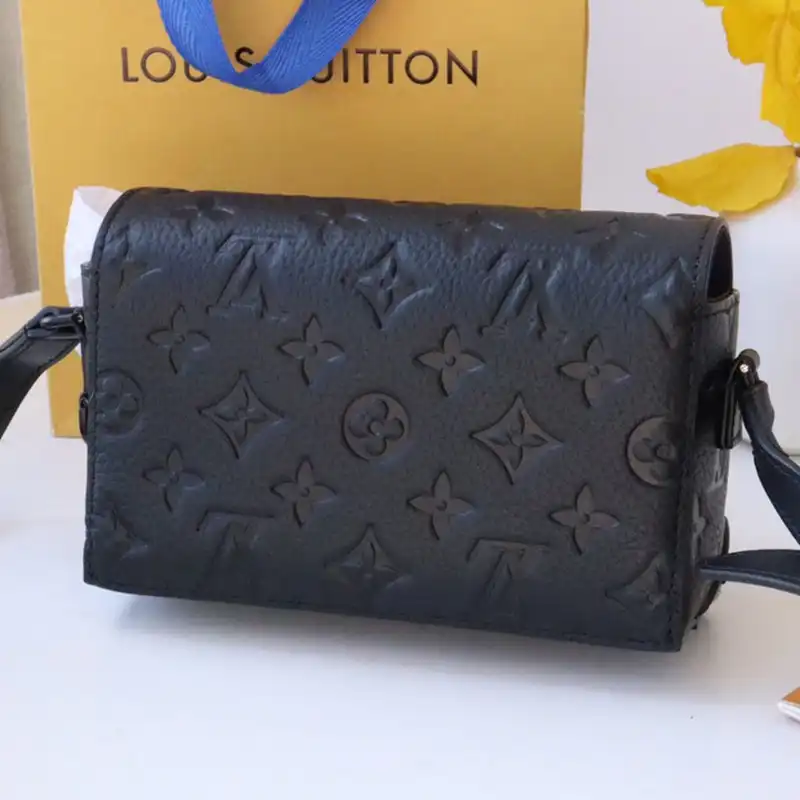 Fashionrep LV Bag 2210DJ0007