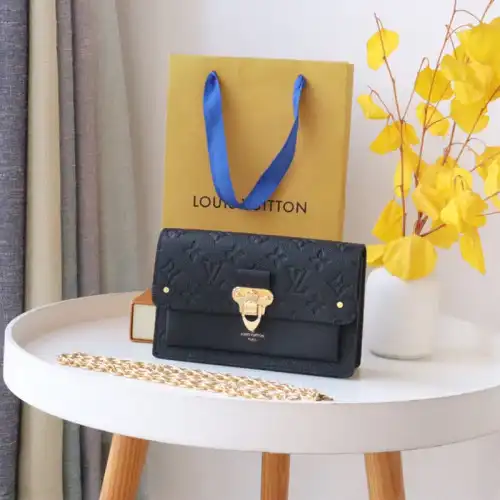 LV Bag 2210DJ0013