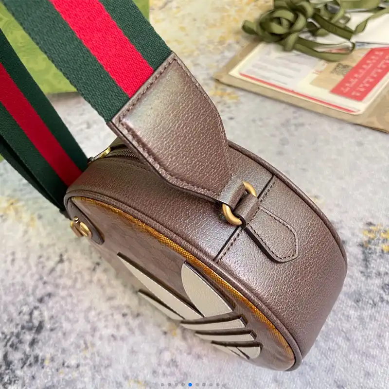 Fashionrep Gucci Bag 2210HT0001