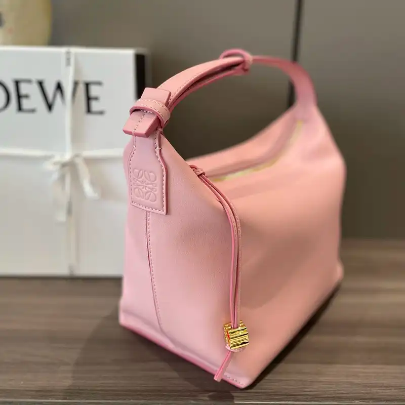 Loewe Bag 2210YA0043