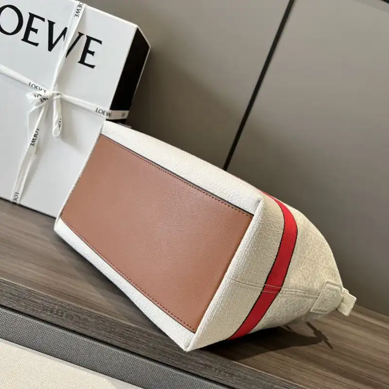 Loewe Bag 2210YA0045