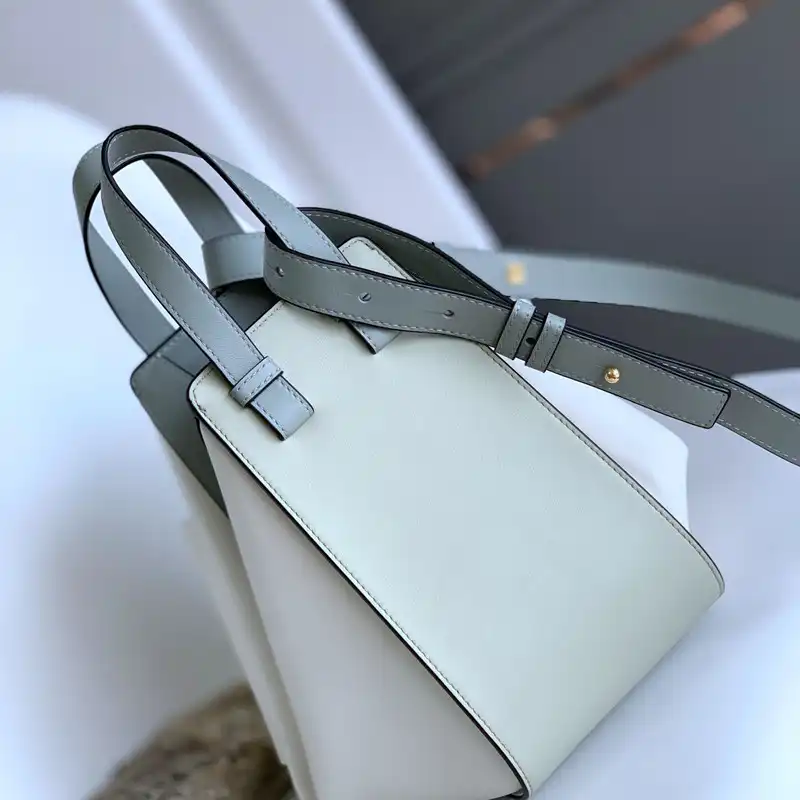 Loewe Bag 2210YA0050