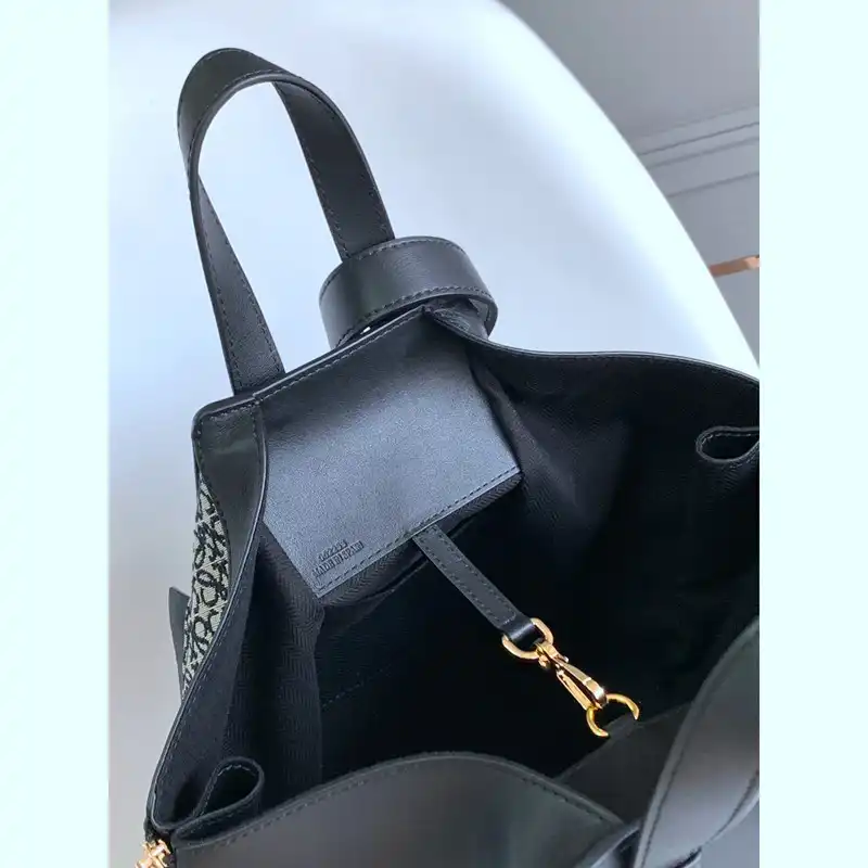 Loewe Bag 2210YA0052