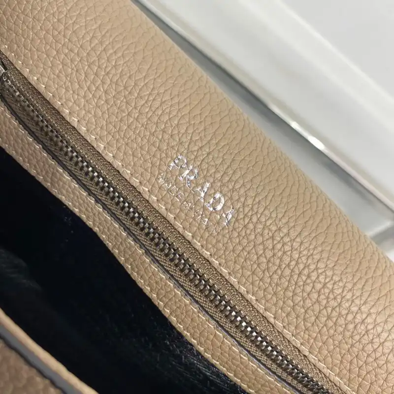 Prada Bag 2210YA0059