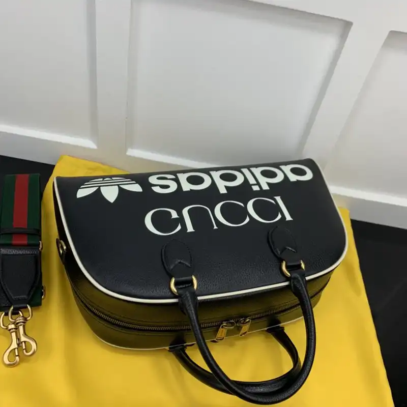 FASH Gucci Bag 2210YA0065