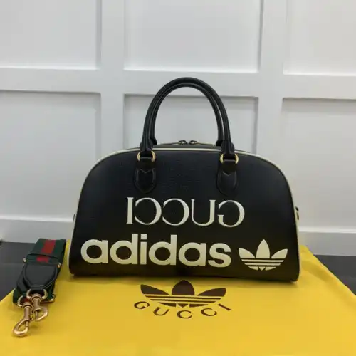 FASH Gucci Bag 2210YA0065