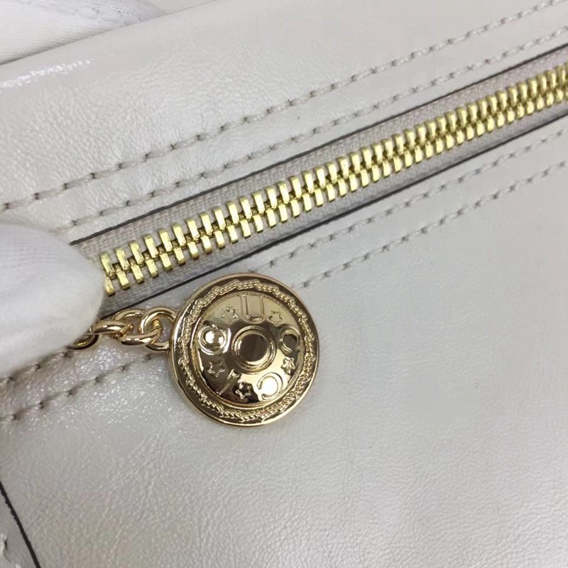 FASH Gucci Bag 2210YA0066