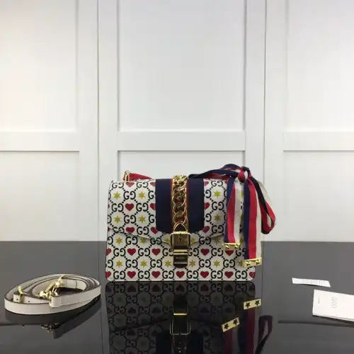 Gucci Bag 2210YA0074