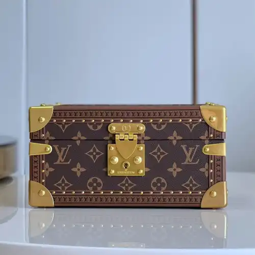 LV Bag 2210YA0100