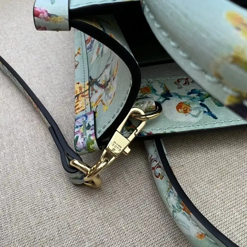 Gucci Bag 2210YA0117