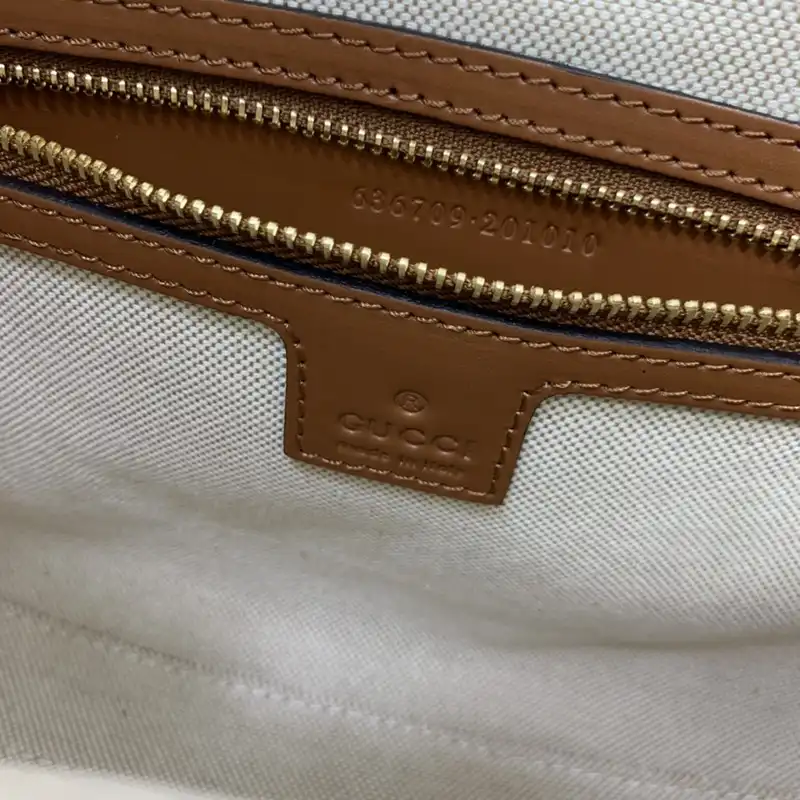 Cheap Gucci Bag 2210YA0137