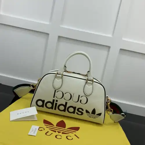 REP Gucci Bag 2210YA0142