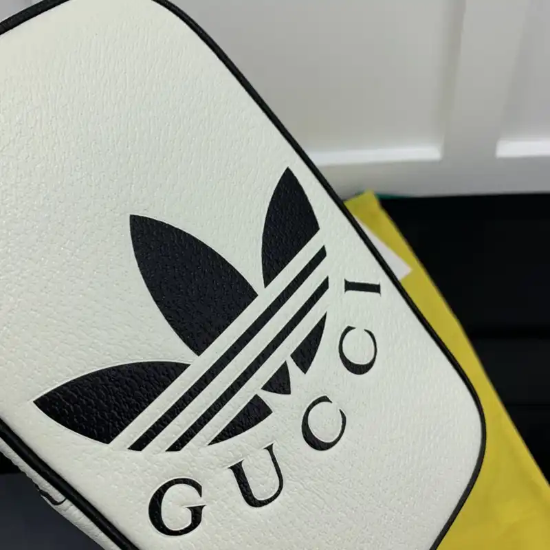 Cheap Gucci Bag 2210YA0162