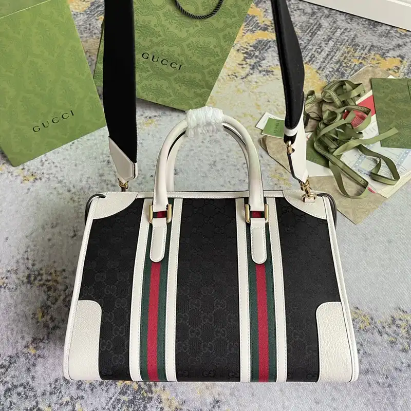 Gucci Bag 2211DJ0001