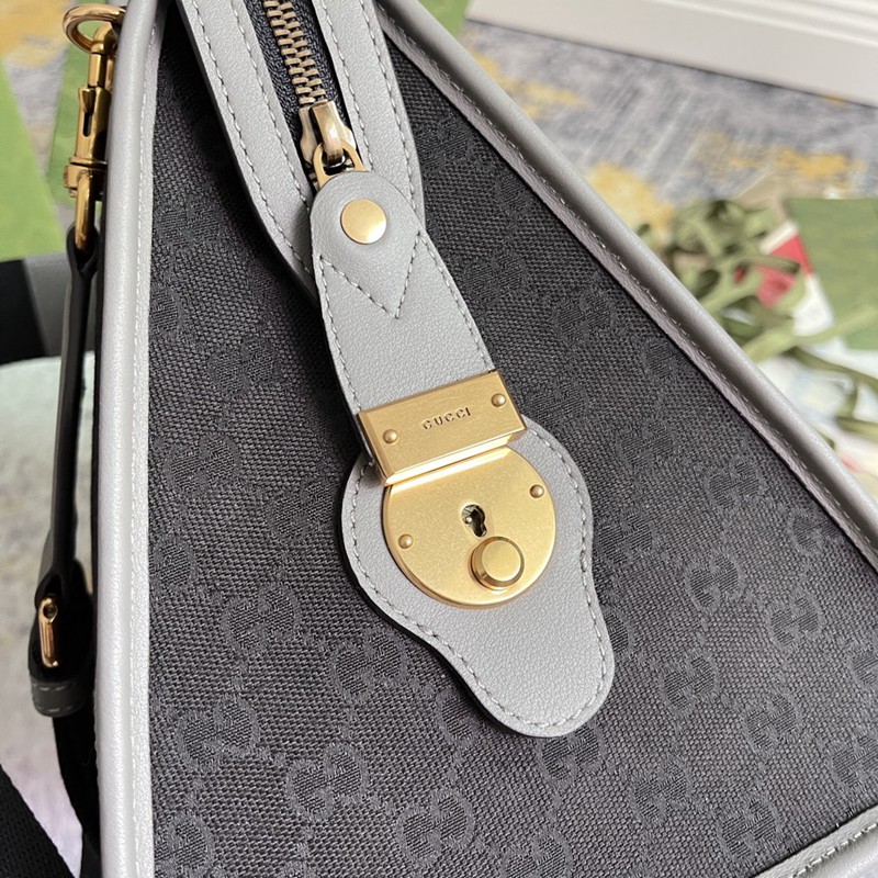 FASH Gucci Bag 2211DJ0003