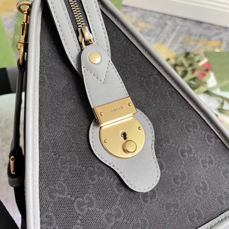 Cheap Gucci Bag 2211DJ0003