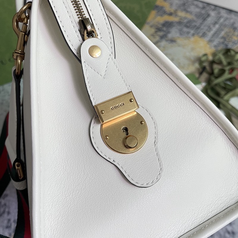 FASH Gucci Bag 2211DJ0004