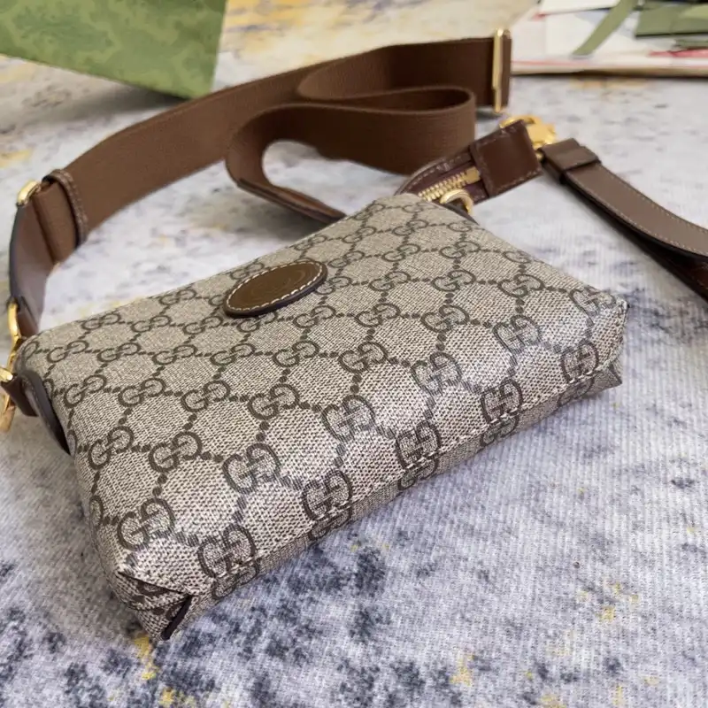 Gucci Bag 2211DJ0027