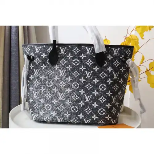 LV Bag 2211DJ0033