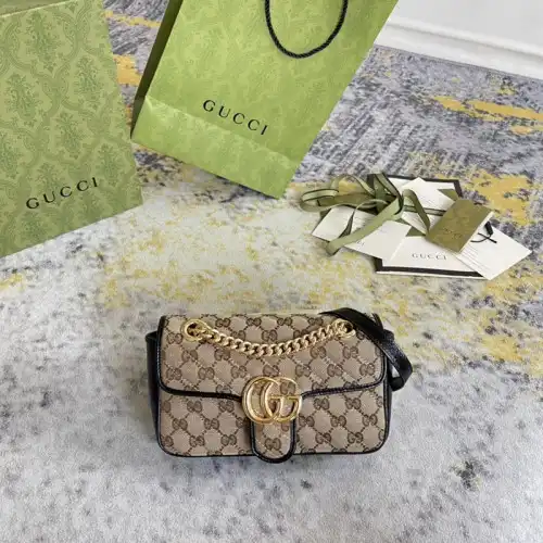 Gucci Bag 2211DJ0063