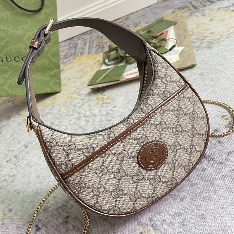 Gucci Bag 2211DJ0067