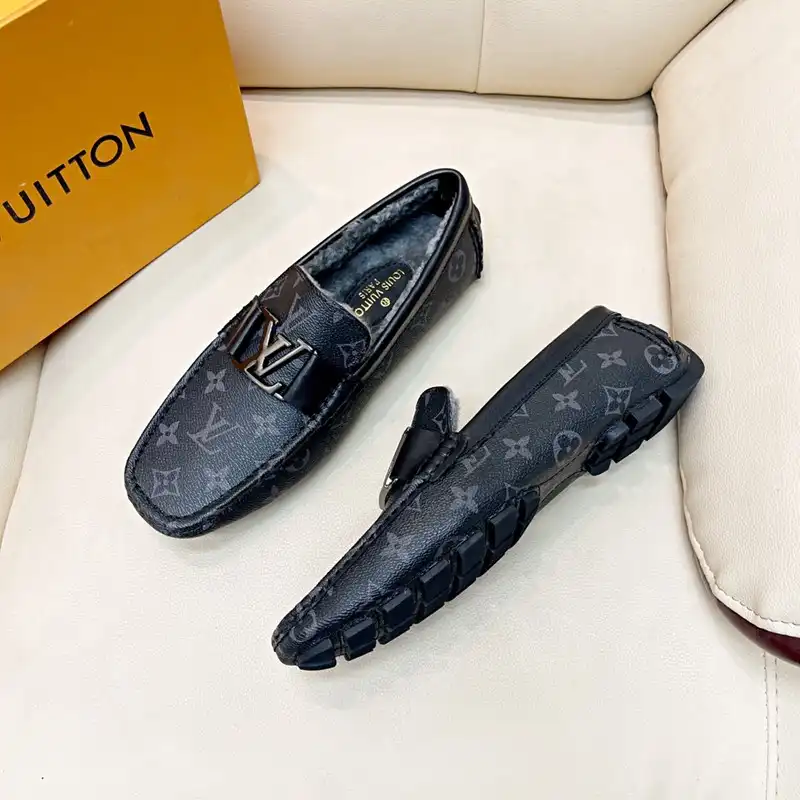 LV Shoes 2211PZ0010