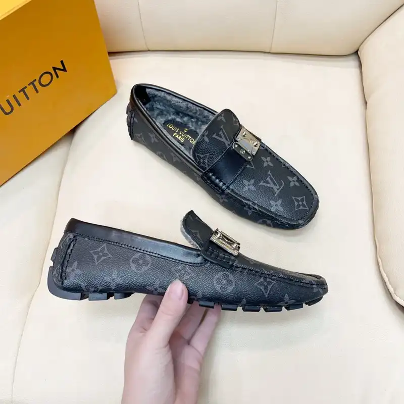 LV Shoes 2211PZ0012