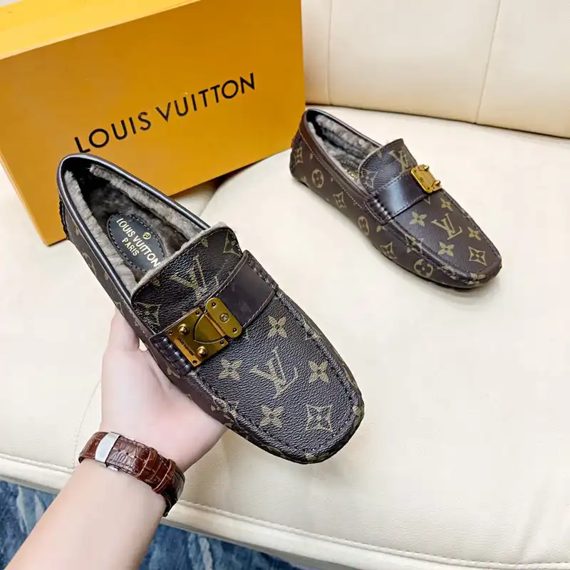 LV Shoes 2211PZ0013