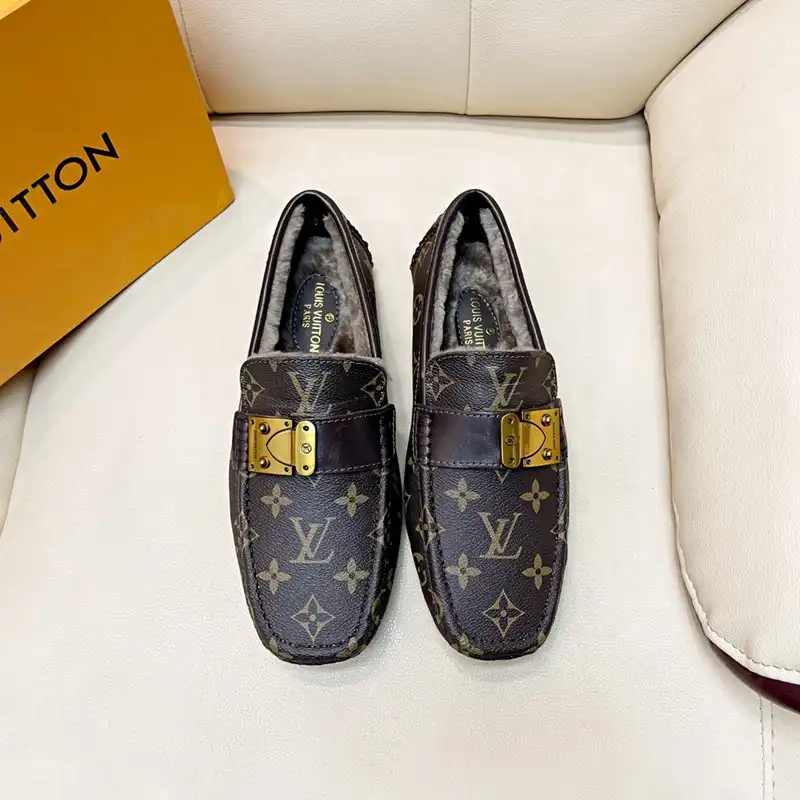 LV Shoes 2211PZ0013