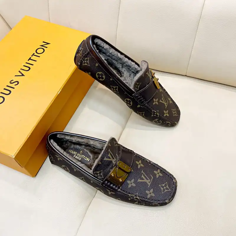 LV Shoes 2211PZ0013