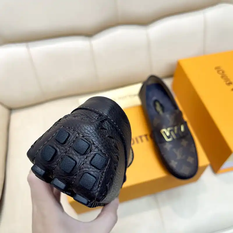 LV Shoes 2211PZ0020