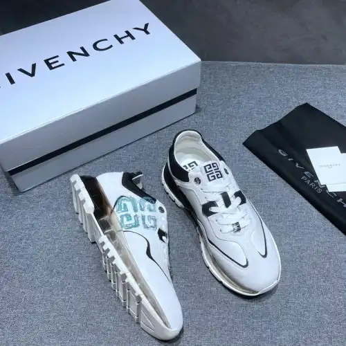 Givenchy Shoes 2211PZ0025