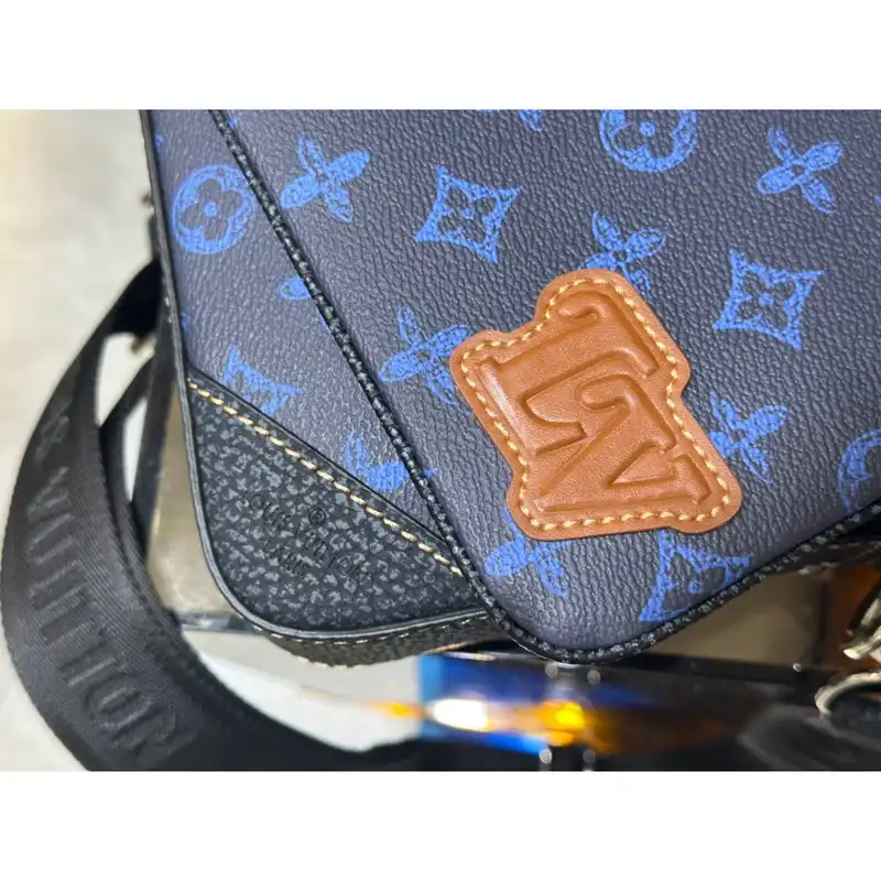 LV Bag 2211YA0003