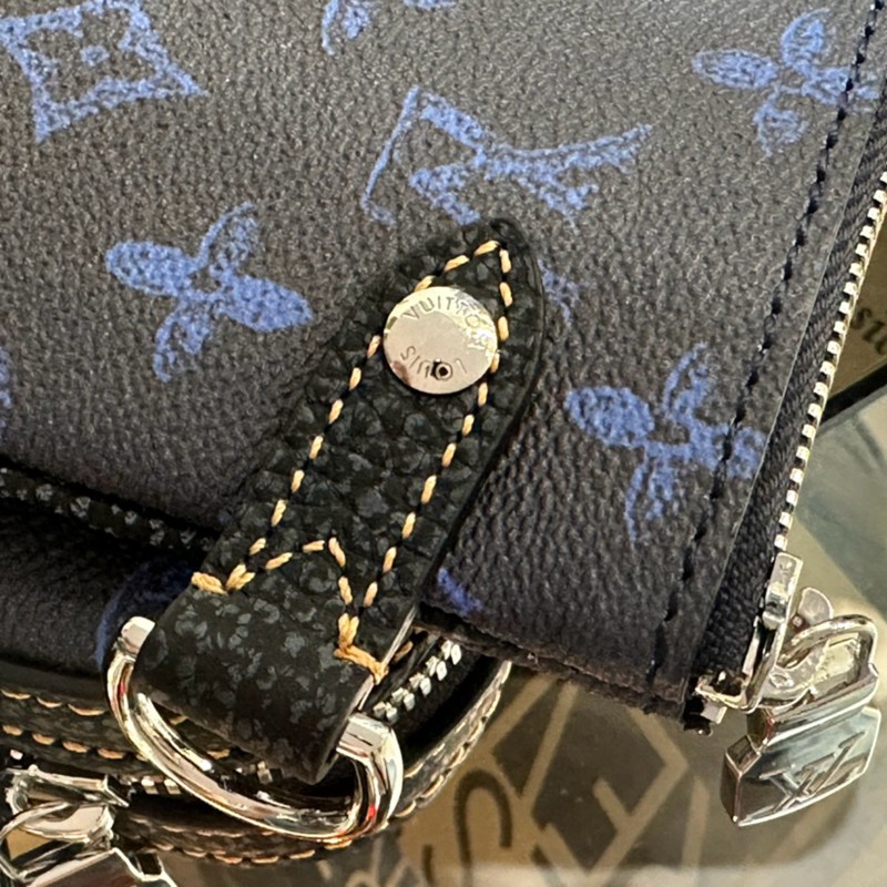 LV Bag 2211YA0003