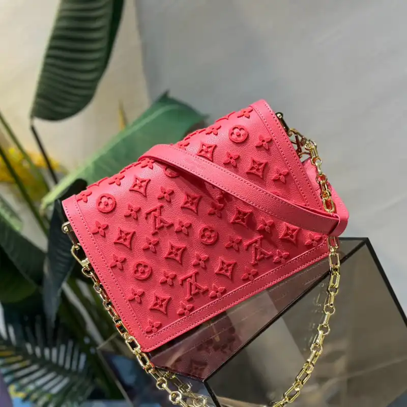 LV Bag 2211YA0006