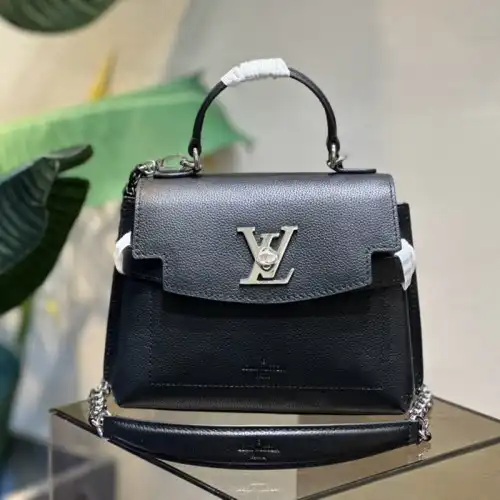 LV Bag 2211YA0009