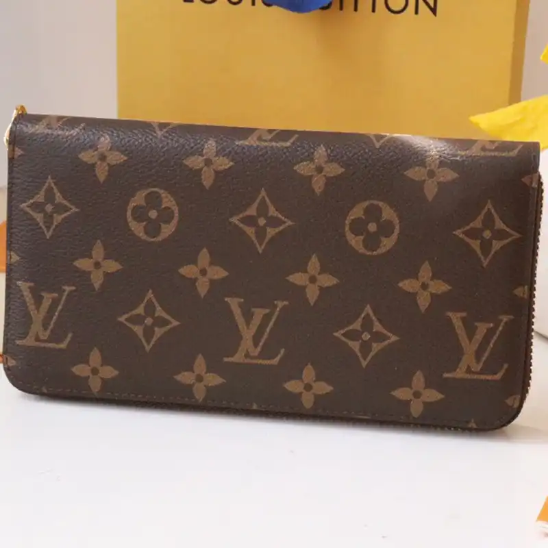 LV Bag 2211YA0013