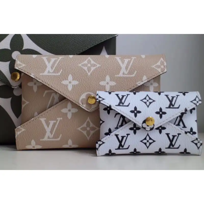 LV Bag 2212DJ0002