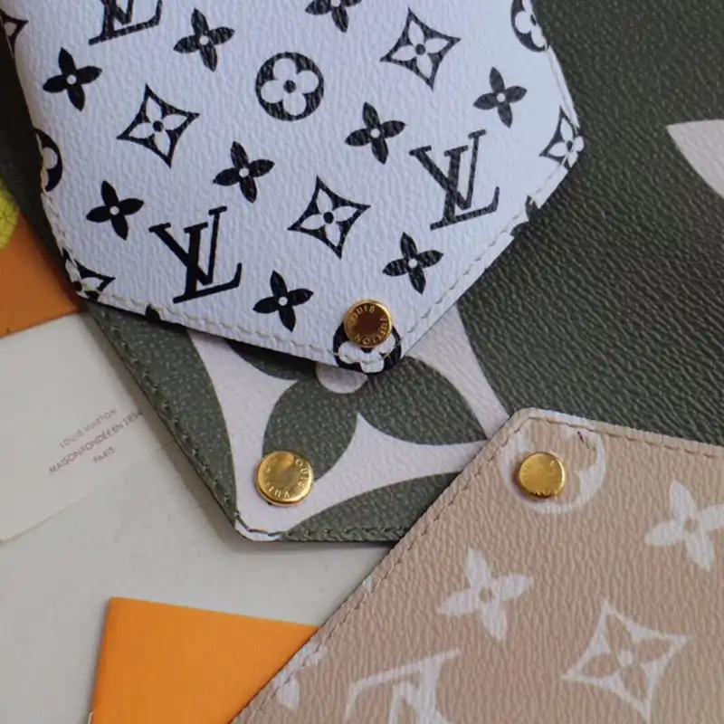 LV Bag 2212DJ0002