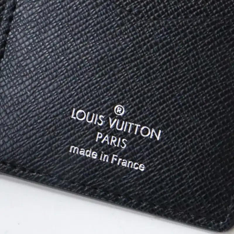 FASH LOUIS VUITTON Bag 2212DJ0009