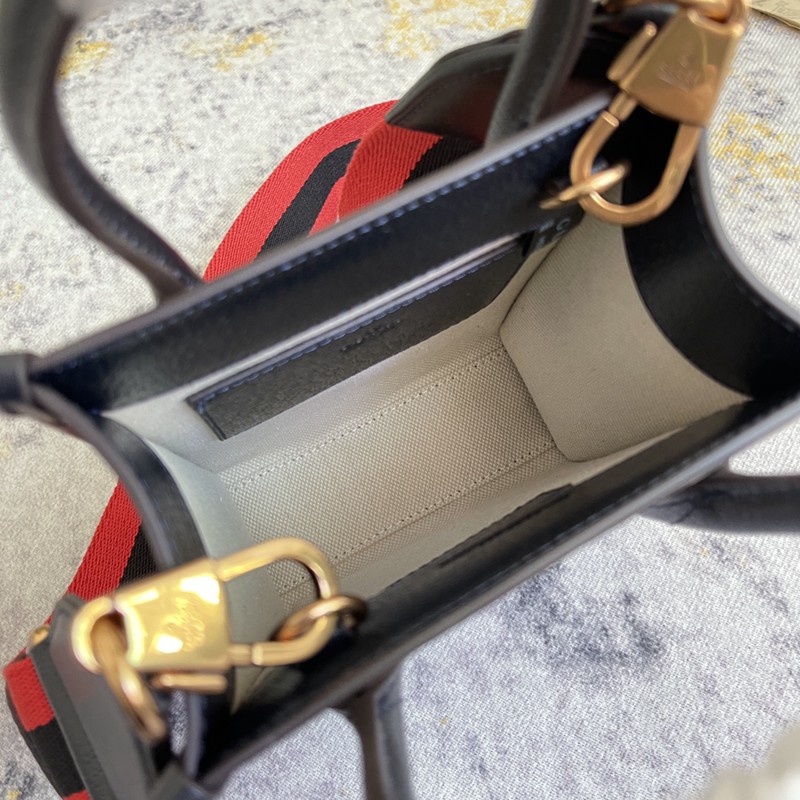 FASH Gucci Bag 2212DJ0035