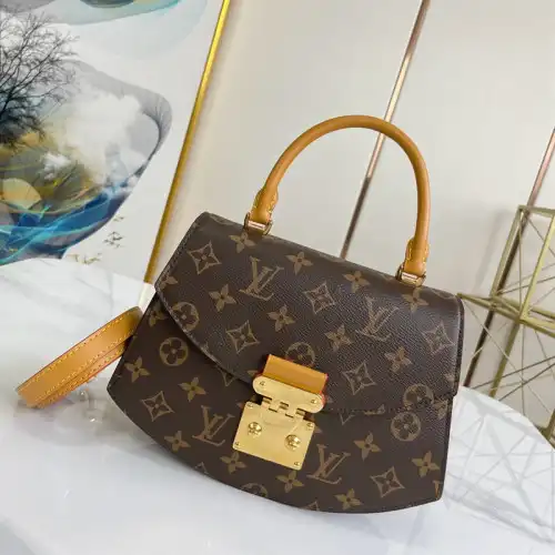 LV Bag 2212DJ0040