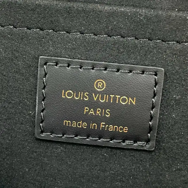 LV Bag 2212DJ0041