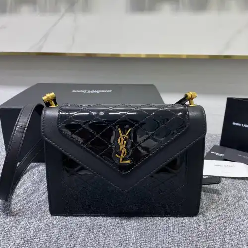 YSL Bag 2212HS0126