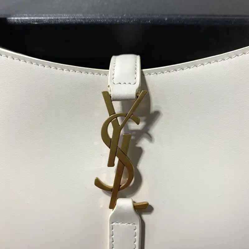 YSL Bag 2212HS0155