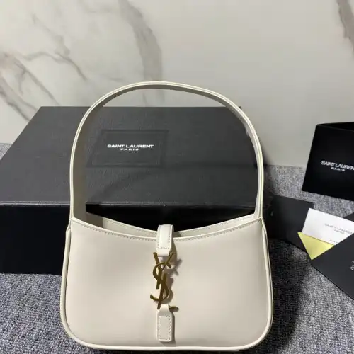 YSL Bag 2212HS0155