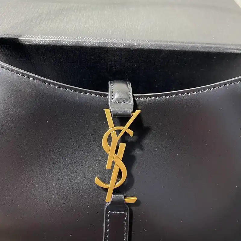 YSL Bag 2212HS0157