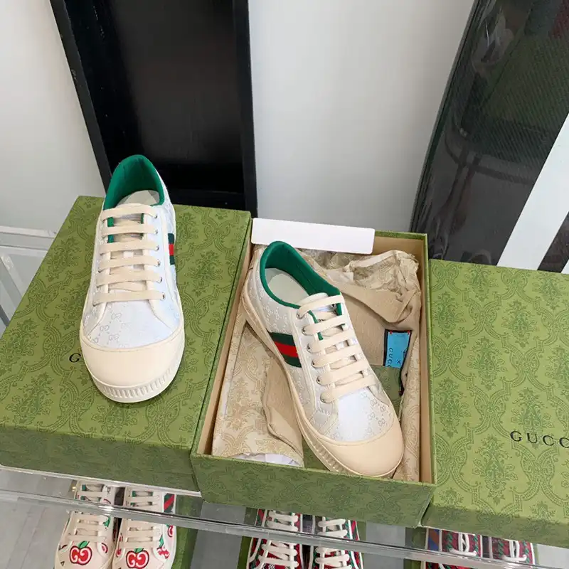 Gucci Shoes 2212PZ0100